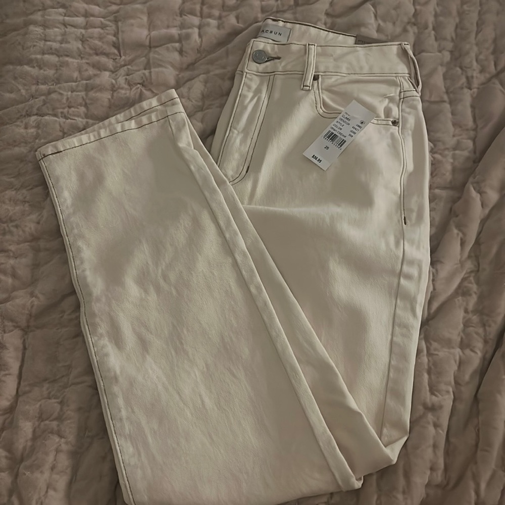 pacsun cream and black inseem